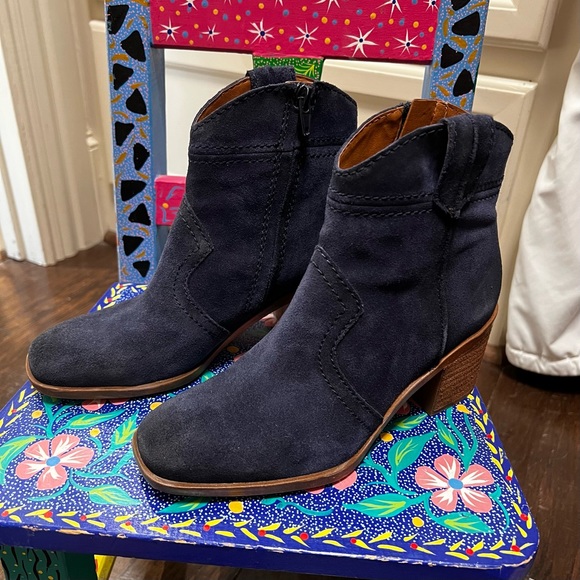 Zodiac Shoes - Zodiac Navy Suede Bootie 6